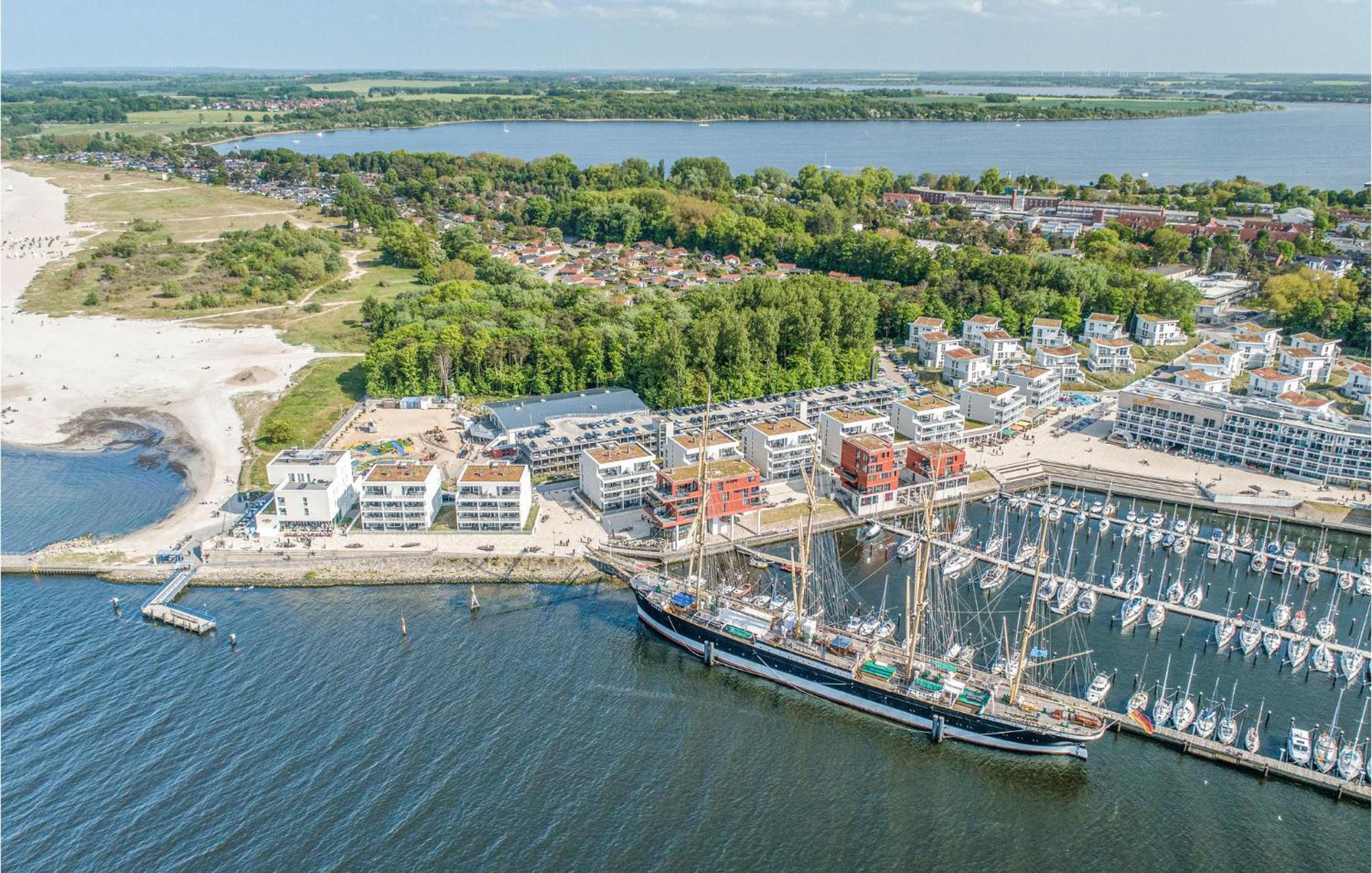 Stunning Apartment In Luebeck Travemuende With Wifi Exterior foto